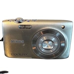 Nikon COOLPIX S3100 Digital Camera 14‎ MP 5X Nikon Wide Angle Optical Zoom